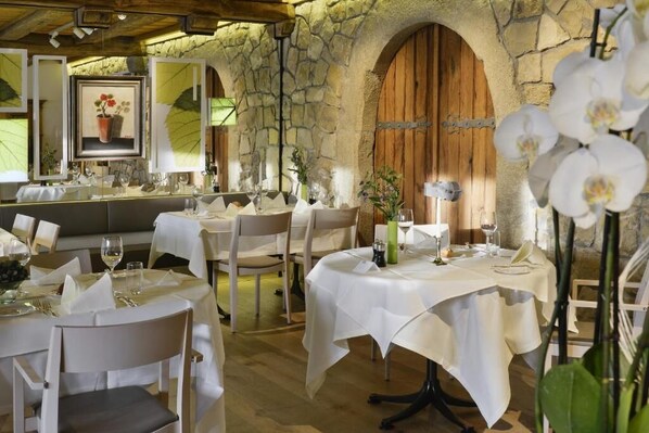 Spécialités Cuisine locale et internationale