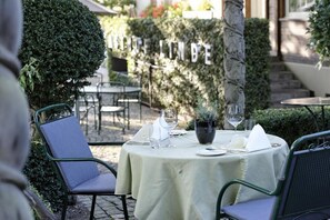 Breakfast, lunch, dinner served; local and international cuisine  - Landhotel Linde Fislisbach (Fislisbach)