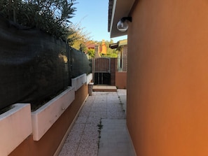 Property grounds - Costa Rei, cottage near the beach  (Costa Rei)