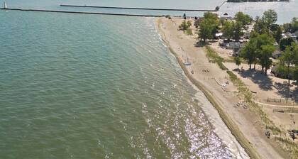 NEW Luxury Apartment | Sodus Point | King Bed