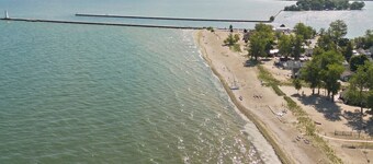 NEW Luxury Home | 9 BR | 19 Guests | Sodus Point