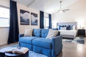 3 habitaciones, escritorio, tabla de planchar con plancha y wifi gratis