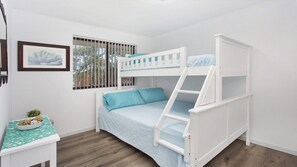 2 chambres, fer et planche à repasser, draps fournis