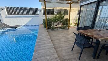 Villa familiar, vistas al mar | Terraza o patio