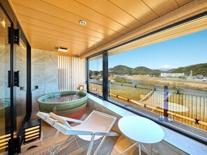 In-room safe, individually decorated, free WiFi