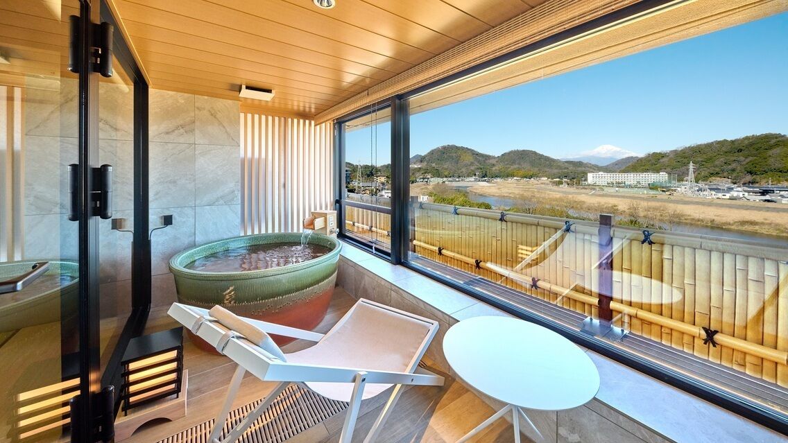 Bathtub spa indoor