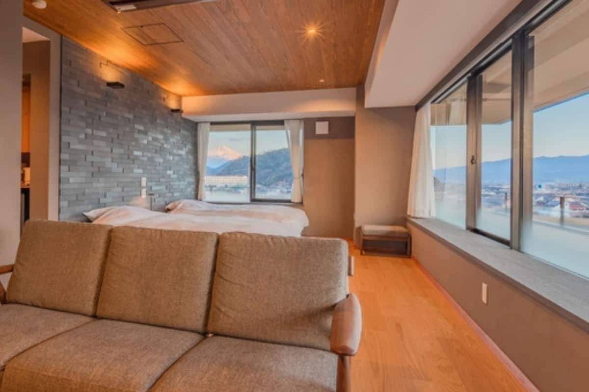 Caja de seguridad en la habitación y decoración personalizada