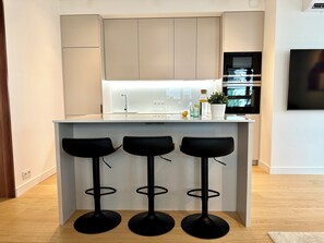 Apartment, 3 Schlafzimmer, 2 Bäder | Eigene Küche | Kühlschrank, Mikrowelle, Ofen, Herdplatte