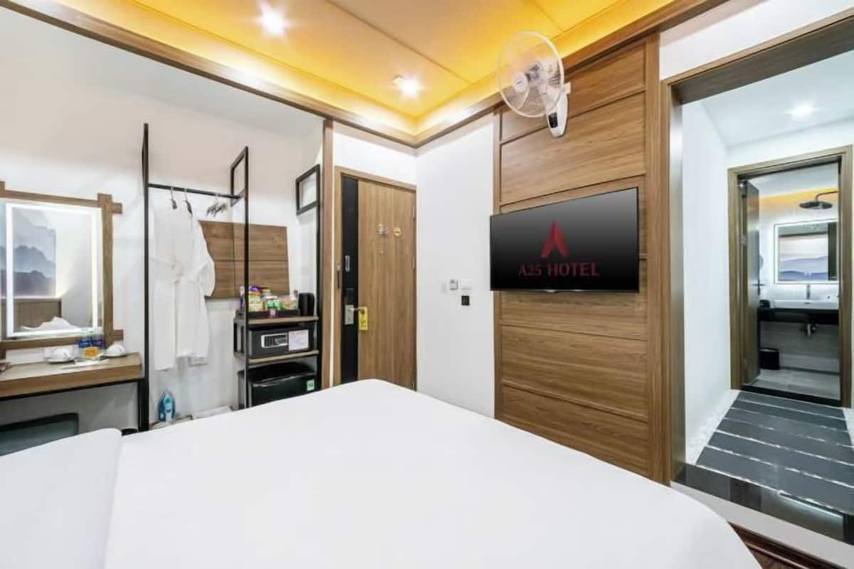 Minibar, Zimmersafe, Verdunkelungsvorhänge, Bügeleisen/Bügelbrett