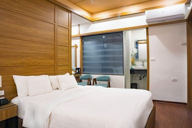 Minibar, pengeskab på værelset, mørklægningsgardiner
