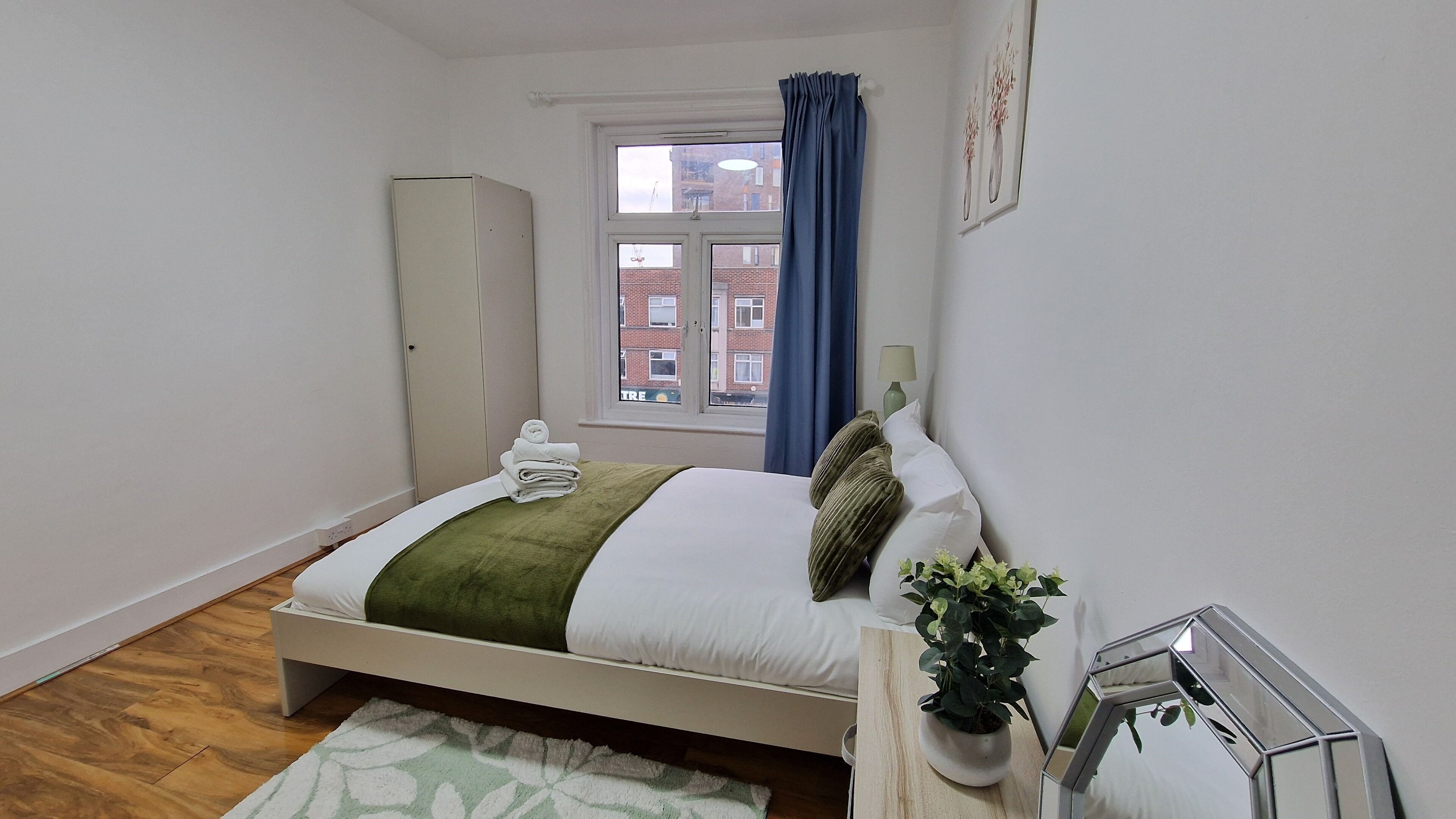 2 chambres, fer et planche à repasser, Wi-Fi, draps fournis