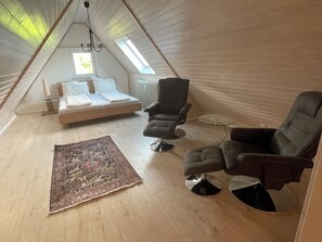 2 bedrooms, desk, iron/ironing board, travel cot