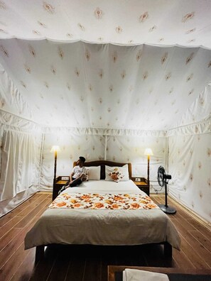 Schallisolierte Zimmer, kostenloses WLAN, Bettwäsche