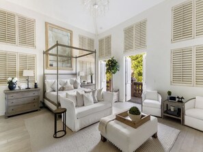 Villa, Multiple Beds, Pool Access, Garden View (Carolwood Estate) | 6 bedrooms, individually decorated, individually furnished, desk - Carolwood - Modern Tuscan Villa With Rolling Lawns and Loggia in Holmby Hills (Beverly Hills)