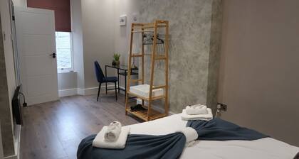 Quaint Retreat in Sherborne's Historic District