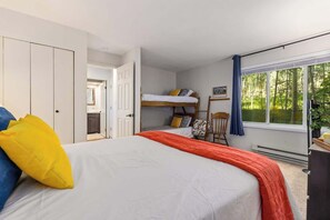 1 soverom, strykejern/-brett, reiseseng for barn og wi-fi