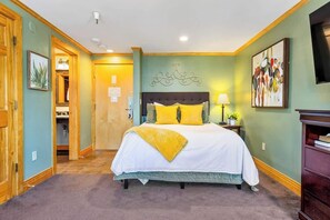 Desk, iron/ironing board, travel crib, WiFi