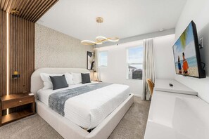 6 bedrooms, desk, iron/ironing board, free WiFi