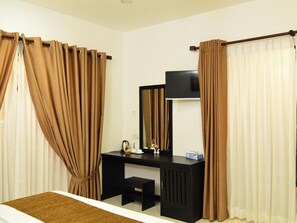 Iron/ironing board - Lavendish Tamarind Lifestyle (Kataragama)