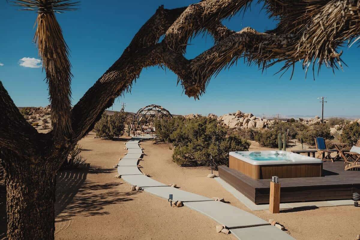 Bain à remous extérieur