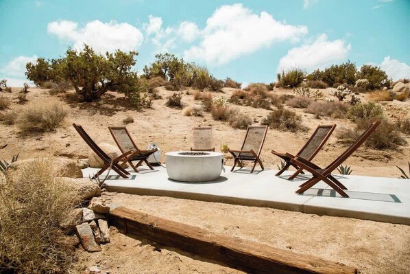 المنطقة المحيطة بالمنشأة