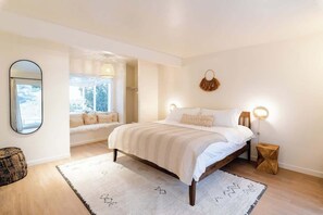 3 bedrooms, iron/ironing board, travel crib, WiFi