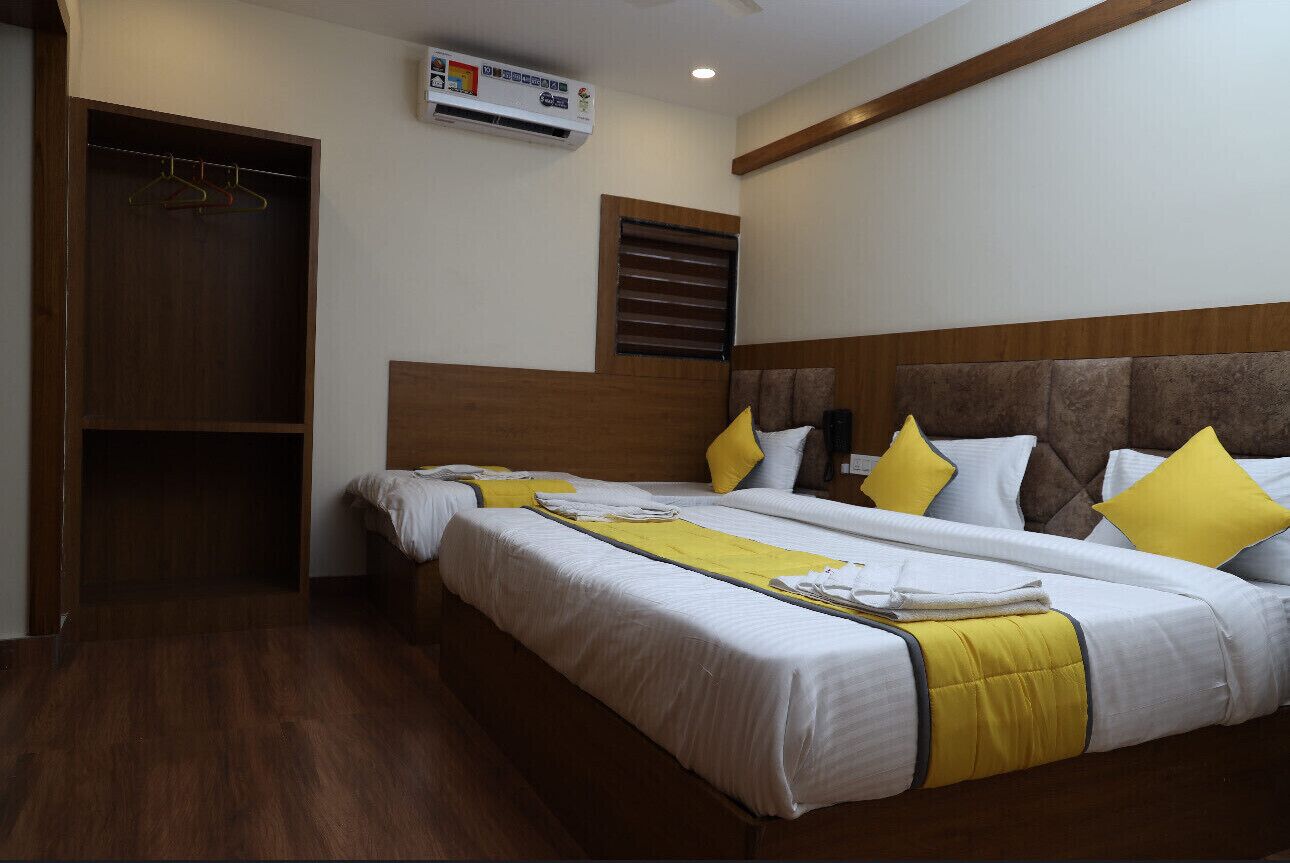 Basic Triple Room | Soundproofing, iron/ironing board, free WiFi