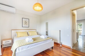 Deluxe Apartment, Sea View | 1 bedroom, laptop workspace, soundproofing, free WiFi - Seaview Portside apartment (Corfu)