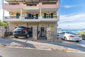 Front of property - Seaview Portside apartment (Corfu)