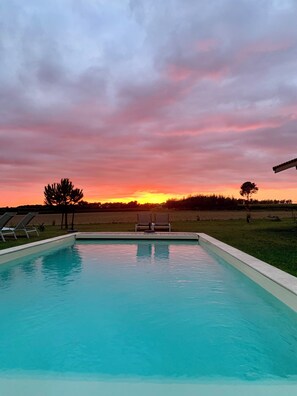 Et oppvarmet basseng