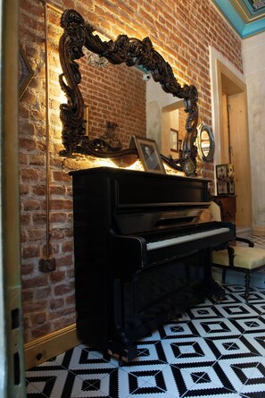 Interior entrance - Eagle's Nest Boutique Hotel (Istanbul)