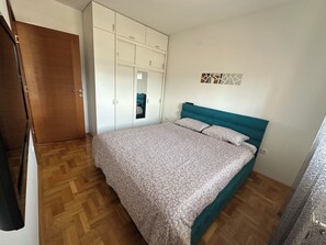 1 bedroom, iron/ironing board, free WiFi, bed sheets