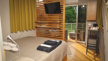 Casa rodante de lujo, vista al lago | Interior