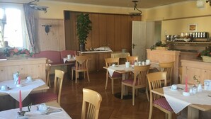 Daily self-serve breakfast for a fee - Bed and Breakfast Bulligan (Lindau)