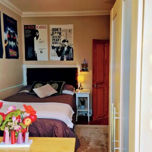 2 dormitorios, tabla de planchar con plancha, wifi y ropa de cama