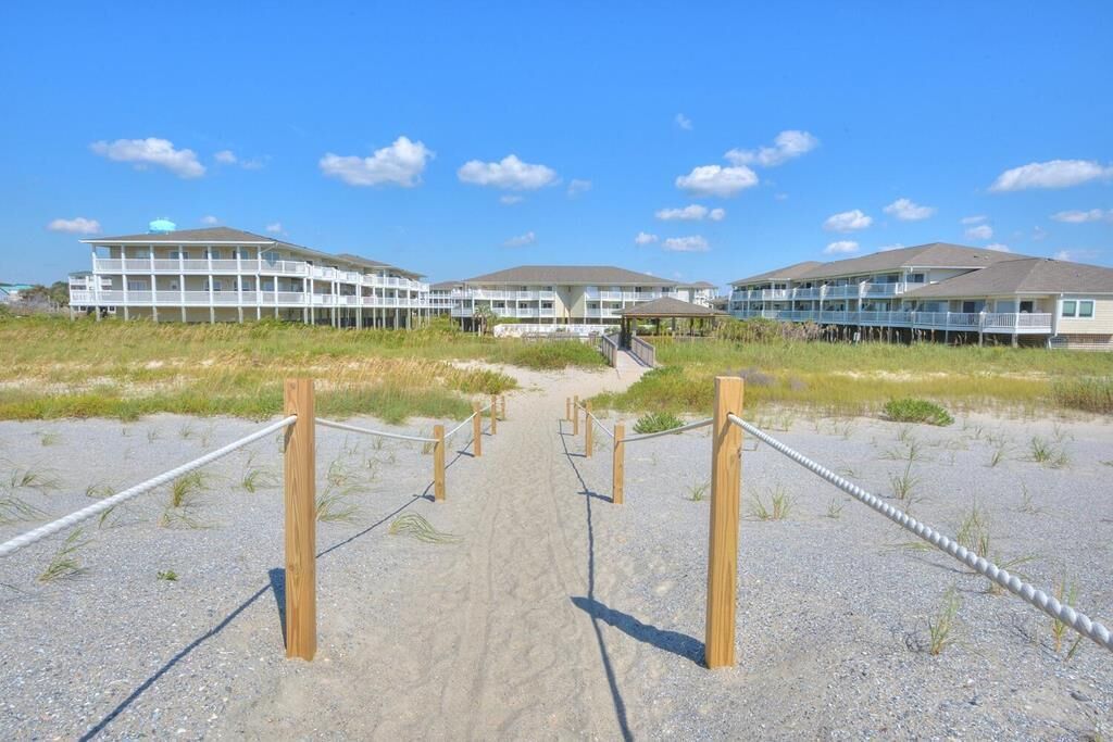 På stranden