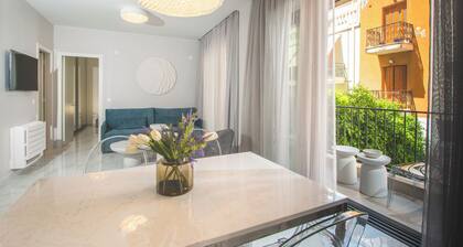Oikos luxury central apartment