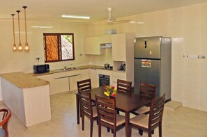 Coffee/tea maker, highchair, blender, coffee grinder