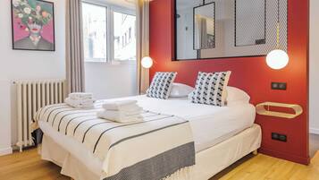 3 camere, una scrivania, ferro/asse da stiro, Wi-Fi