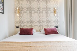 3 Schlafzimmer, Schreibtisch, Bügeleisen/Bügelbrett, WLAN