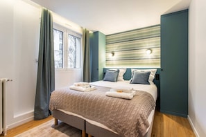 1 bedroom, iron/ironing board, travel cot, WiFi - Charming apartment - 1BR/4P - Canal St Martin (Paris)