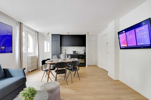 Unclassified image, 1 of 13, button - Charming apartment - 2BR - Canal Saint-Martin (Paris)
