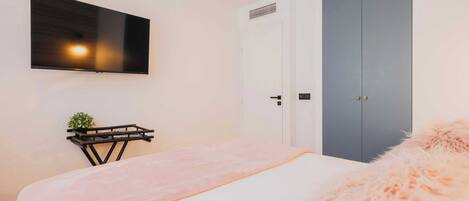 2 chambres, fer et planche à repasser, Wi-Fi, draps fournis