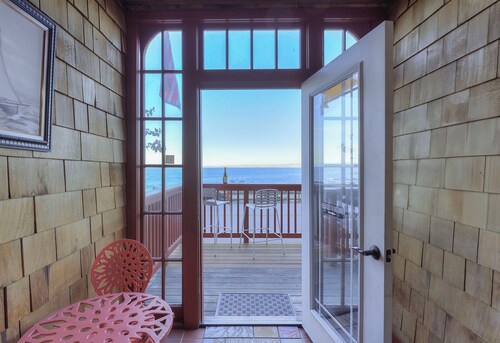 3946 Listen to the Waves - Oceanfront, Bay View