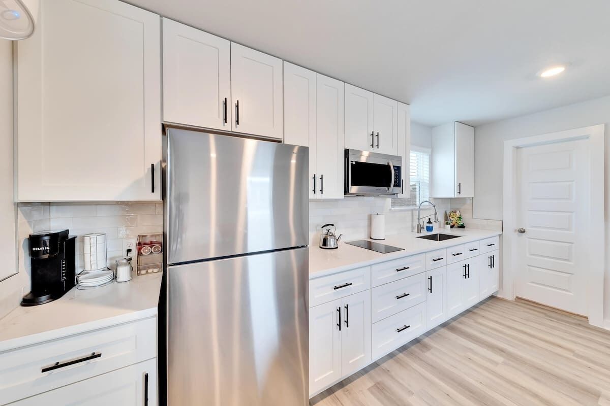 冰箱、微波炉、炉灶