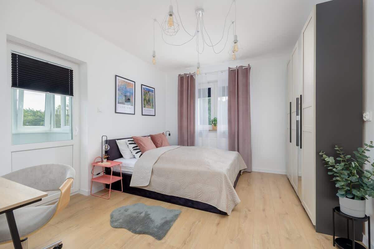 1 bedroom, desk, iron/ironing board, travel cot