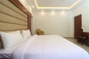 Deluxe Room (Non-View) - Hotel Mussoorie Heights (Dehradun)