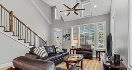 Luxury 2 bedroom townhouse #4