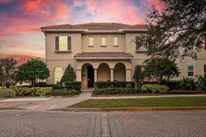 Exterior - Reunion! Heated Pool+Outdoor Projector+Golf Course (Kissimmee)