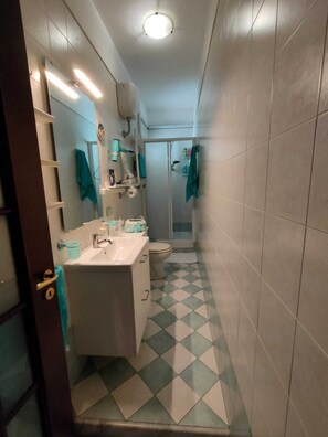 Familienzimmer, Stadtblick | Badezimmer
